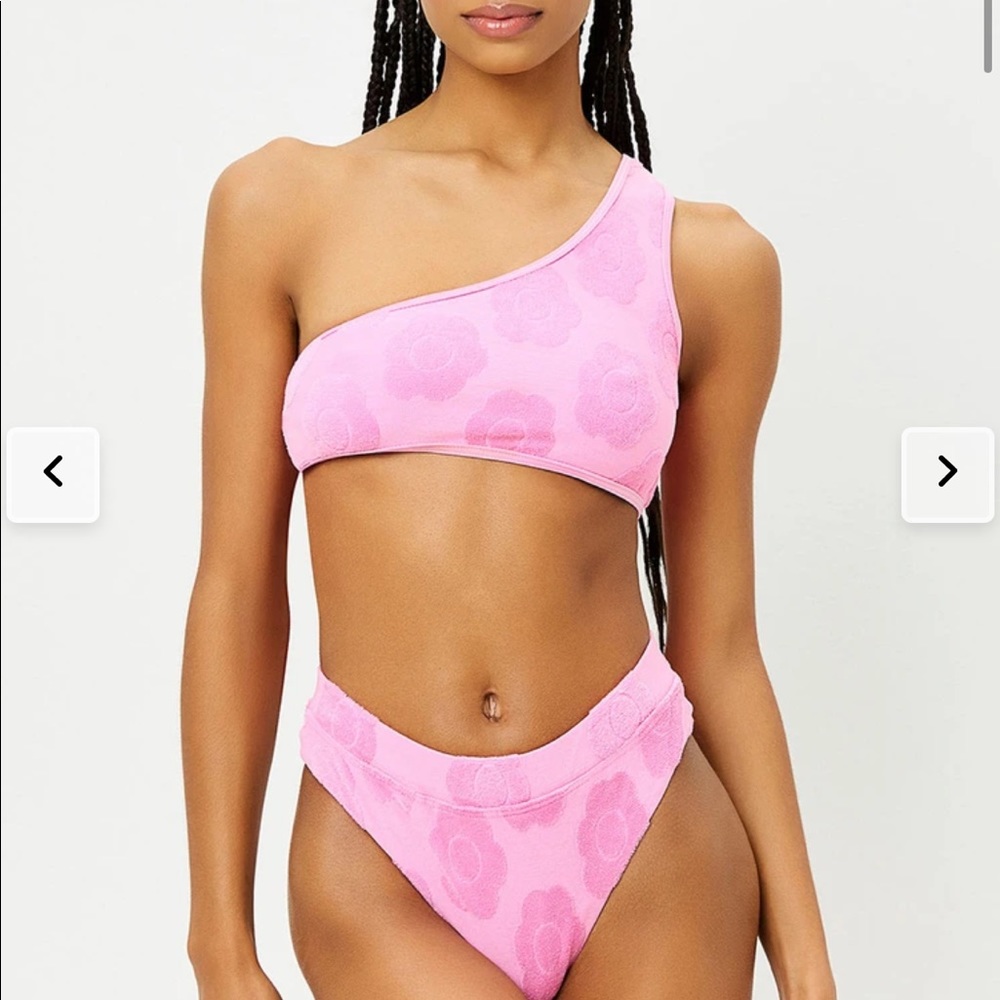 NWT Frankies Bikinis Cove Floral Terry Top